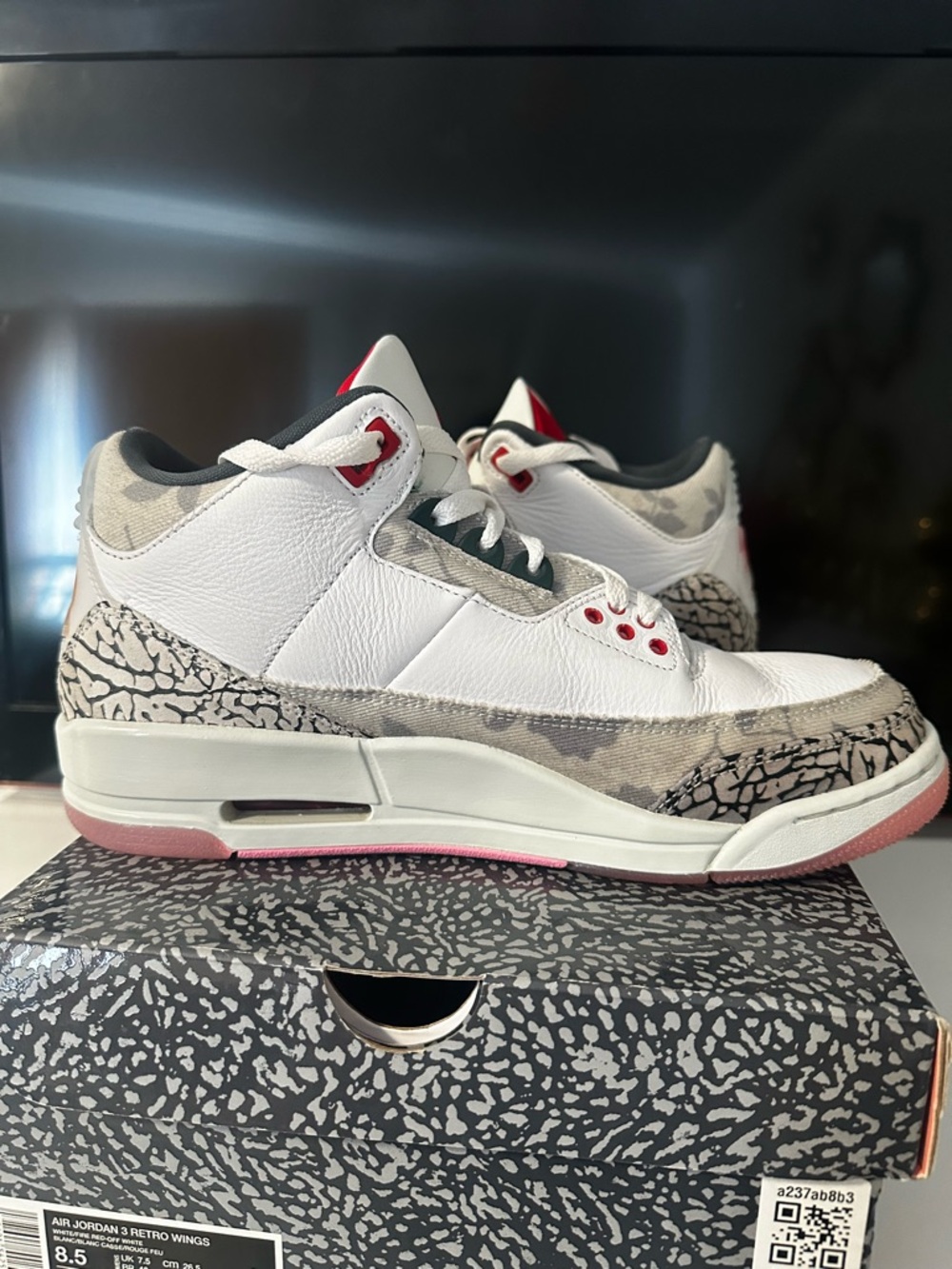 Air Jordan 3 Retro Wings - Picture 7 of 13